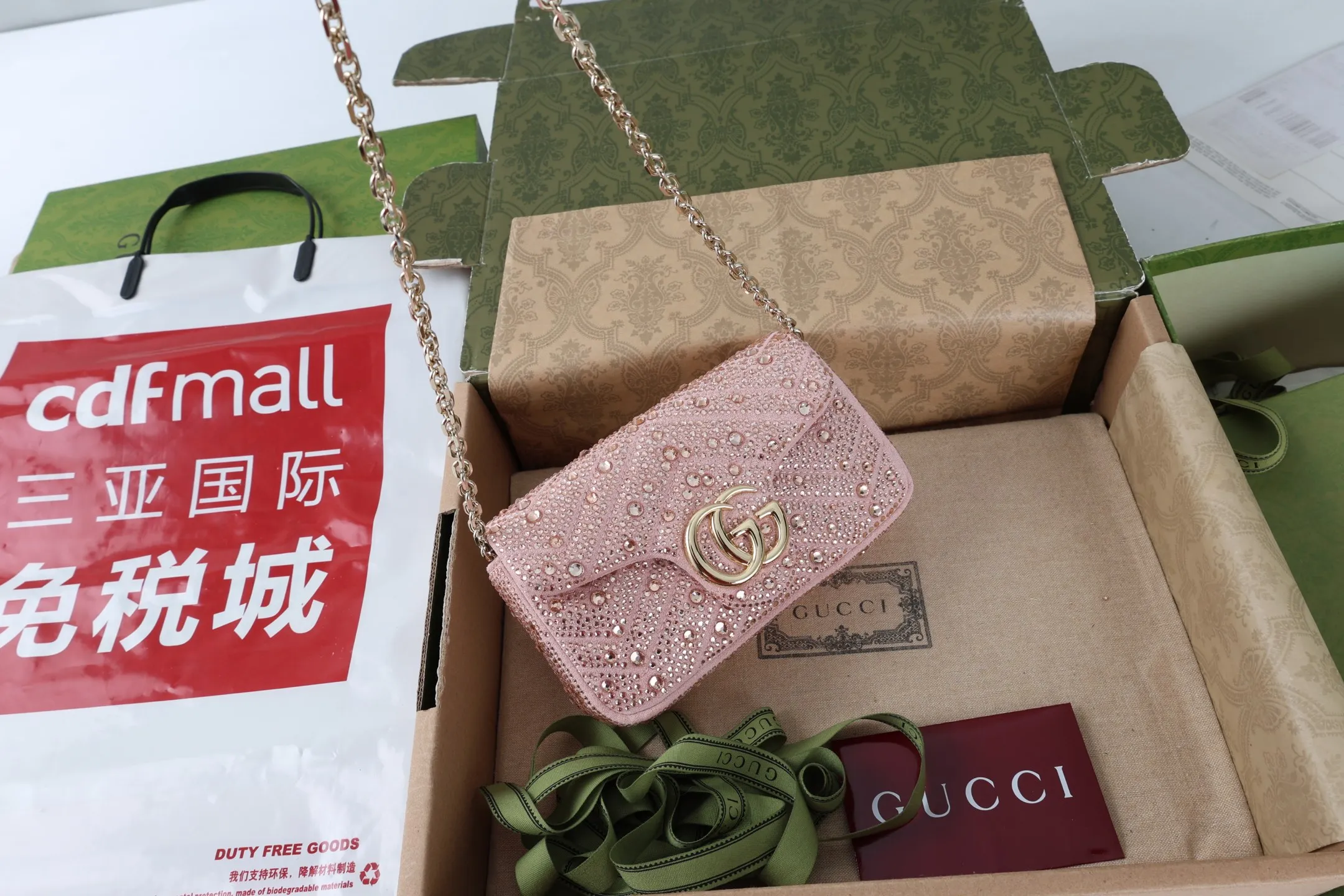 All categories Official website "Brand Women's Bags" Women's Bags 💙 GUCCI 2026 GUCCI new crossbody shoulder bag