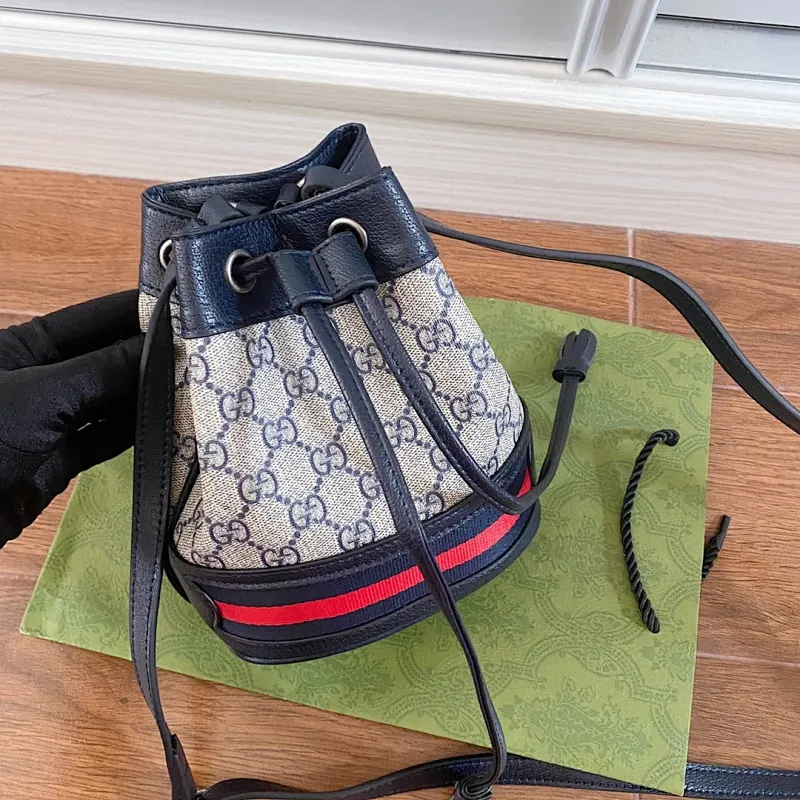 All categories Official website "Brand Women's Bags" Women's Bags 💙 GUCCI 2022 Official New Gucci Bucket Bag Wholesale 58001600 High Quality Specifications: 18.5-15-9CM