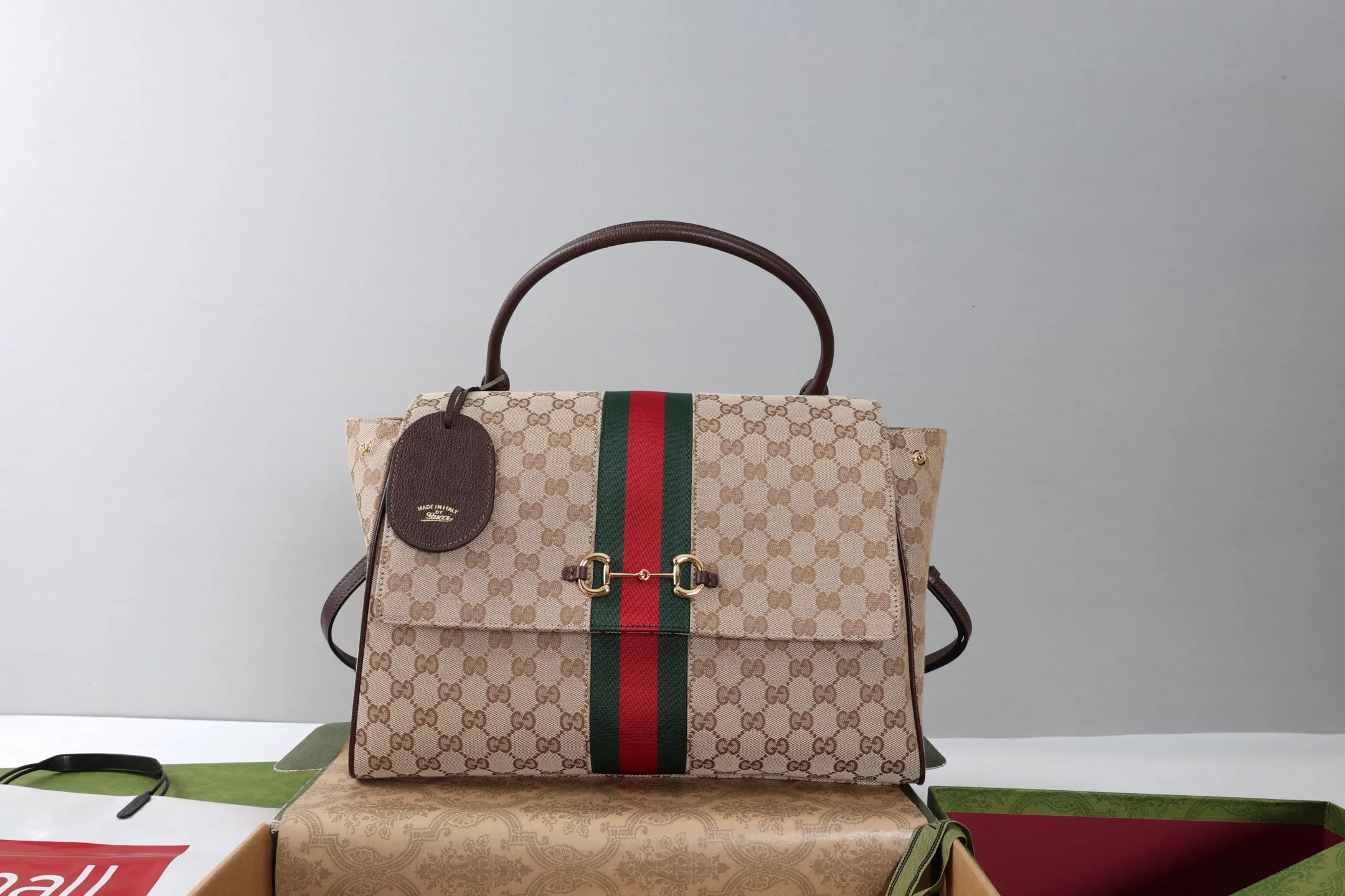 All categories Official website "Brand Women's Bags" Women's Bags 💙 GUCCI 2026 GUCCI new crossbody shoulder bag
