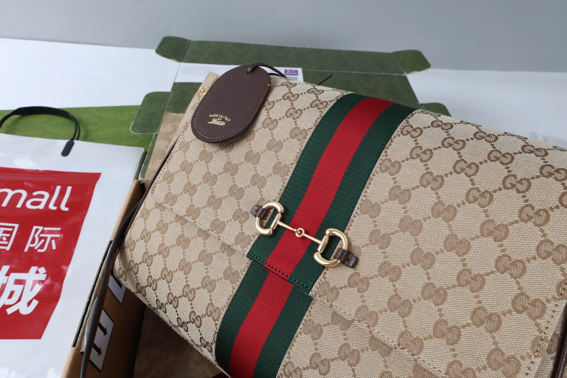 All categories Official website "Brand Women's Bags" Women's Bags 💙 GUCCI 2026 GUCCI new crossbody shoulder bag