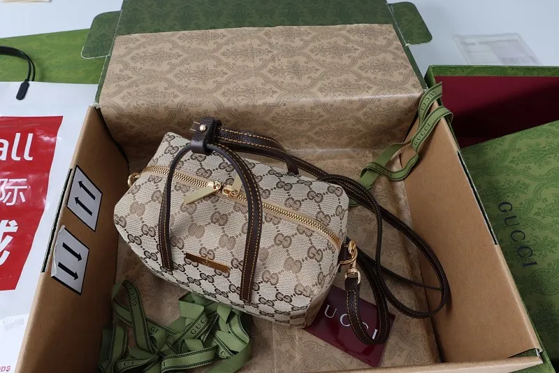 All categories Official website "Brand Women's Bags" Women's Bags 💙 GUCCI 2026 GUCCI new crossbody shoulder bag