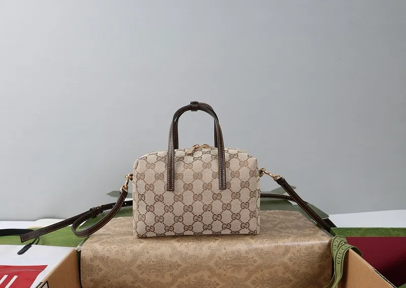 All categories Official website "Brand Women's Bags" Women's Bags 💙 GUCCI 2026 GUCCI new crossbody shoulder bag