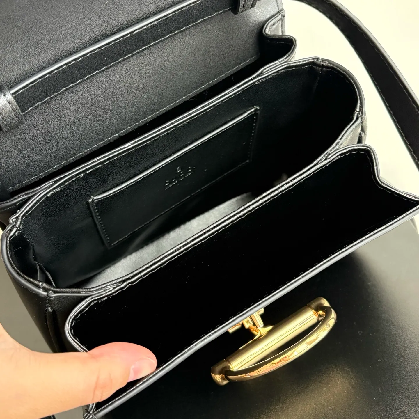 All Categories Official Website "Brand Women's Bags" Women's Bags 💙 GUCCI 2026 New GUCCI Crossbody Bag