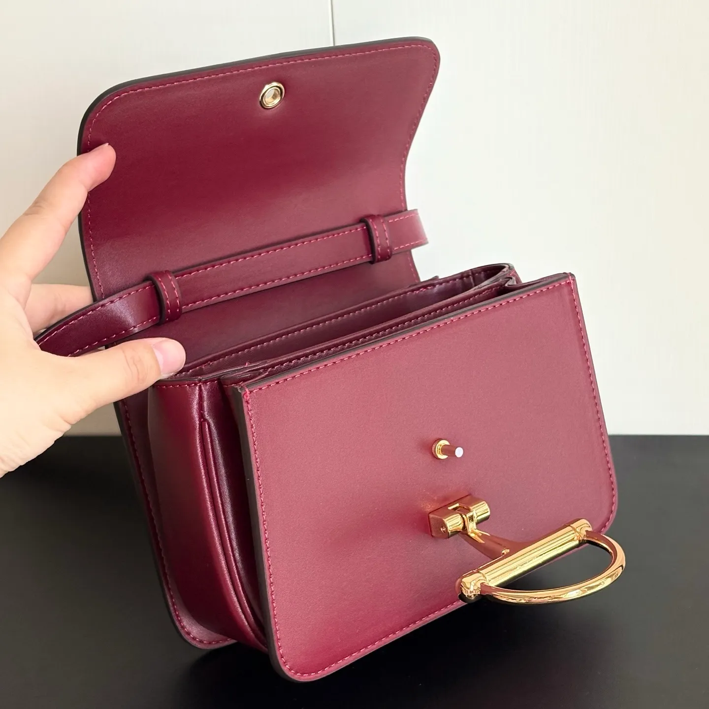 All Categories Official Website "Brand Women's Bags" Women's Bags 💙 GUCCI 2026 New GUCCI Crossbody Bag