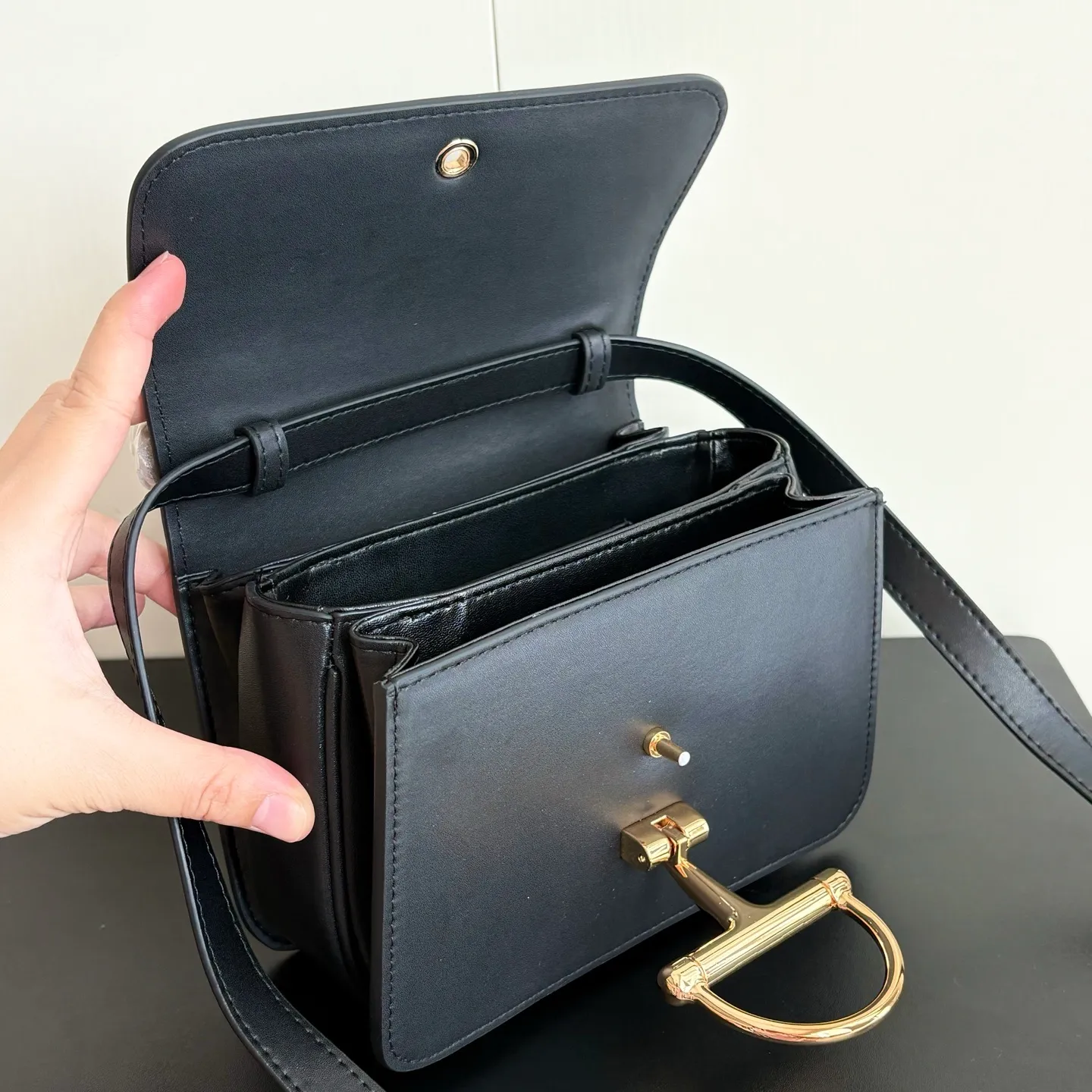 All Categories Official Website "Brand Women's Bags" Women's Bags 💙 GUCCI 2026 New GUCCI Crossbody Bag