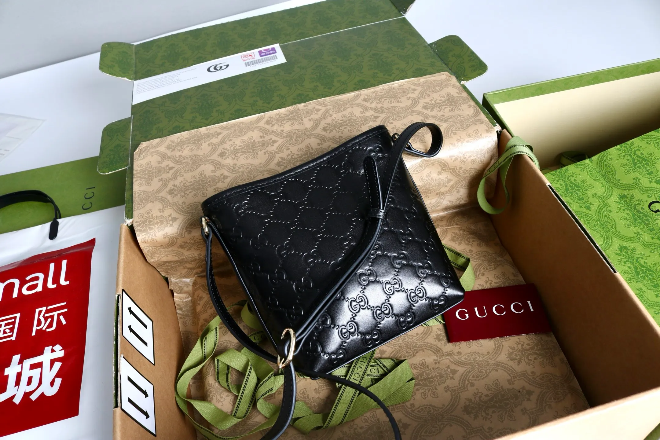All categories Official website "Brand Women's Bags" Women's Bags 💙 GUCCI 2026 GUCCI new crossbody shoulder bag