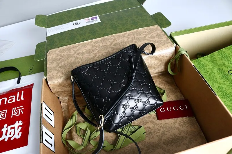 All categories Official website "Brand Women's Bags" Women's Bags 💙 GUCCI 2026 GUCCI new crossbody shoulder bag