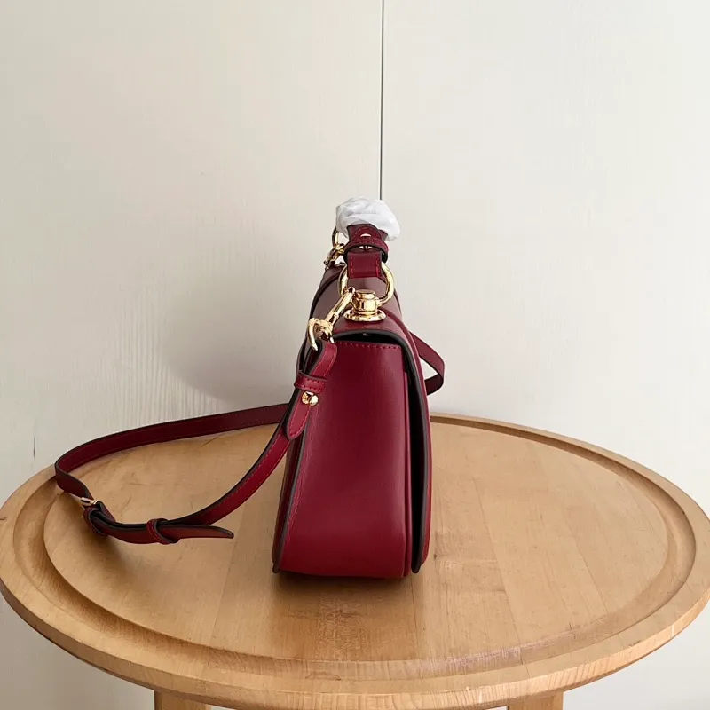 All Categories Official Website "Brand Women's Bags" Women's Bags 💙 GUCCI 2026 New GUCCI Crossbody Bag