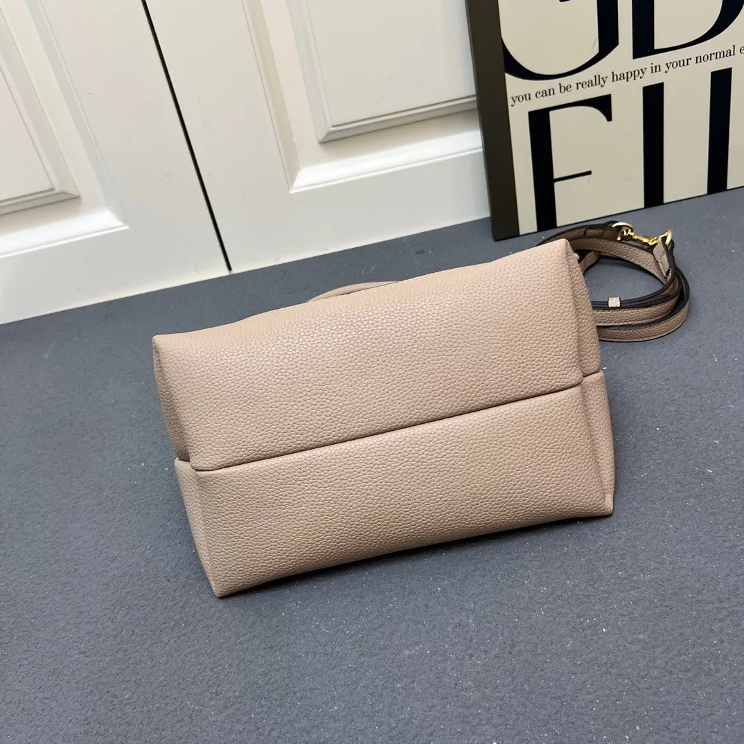 All Categories Official Website "Brand Women's Bags" Women's Bags 💙 GUCCI 2025 New Gucci Softbit Cowhide Handbag