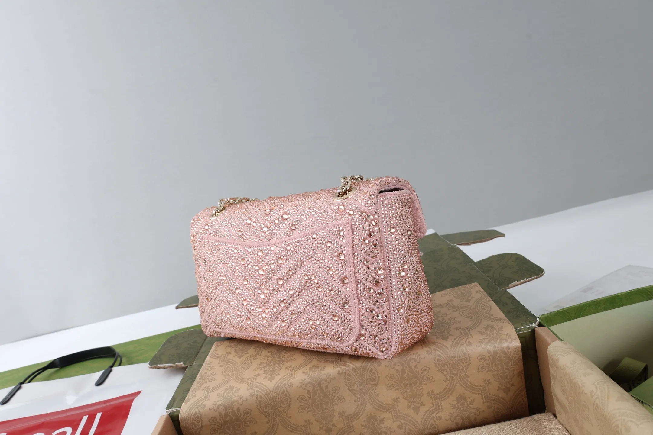 All categories Official website "Brand Women's Bags" Women's Bags 💙 GUCCI 2026 GUCCI new crossbody shoulder bag
