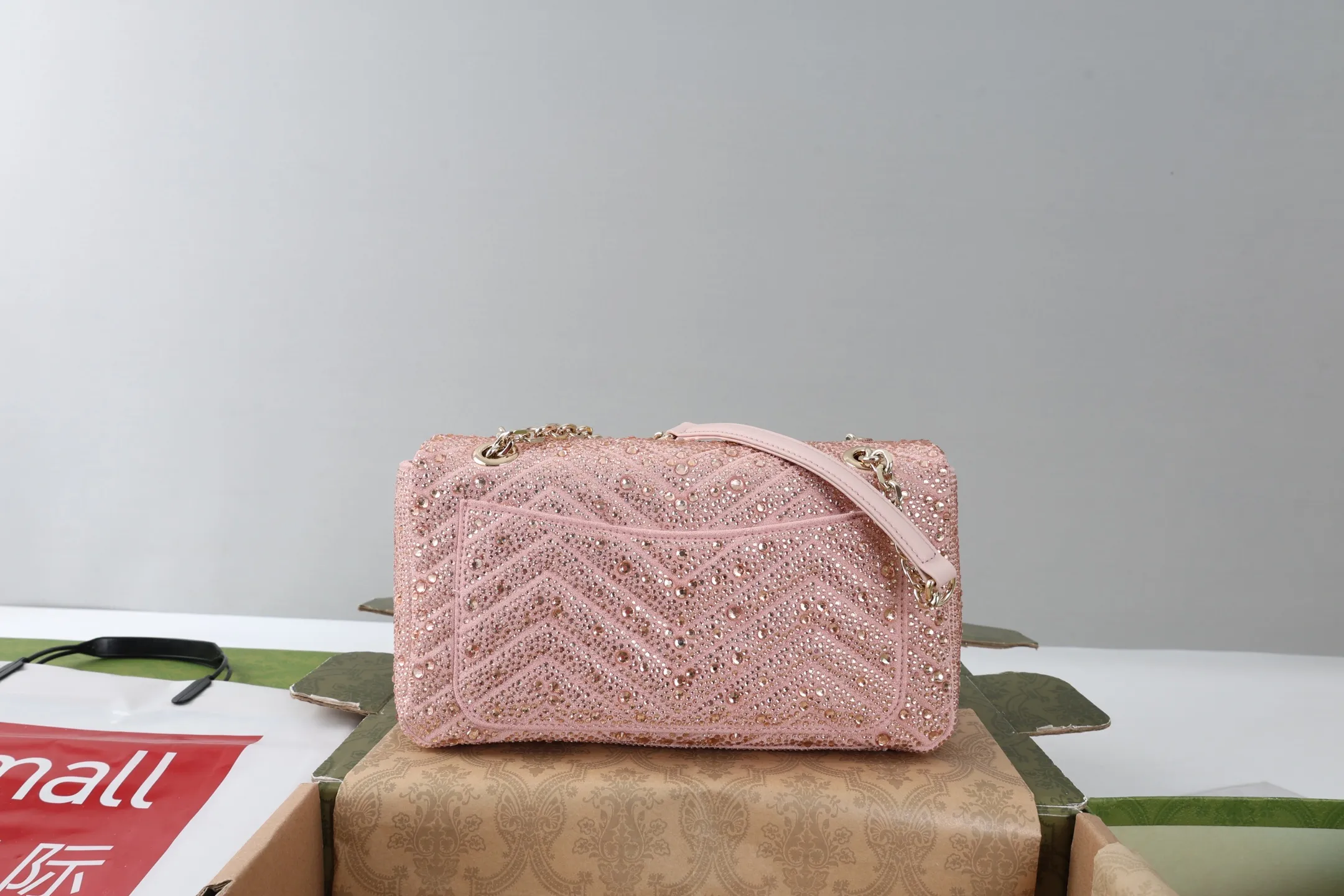 All categories Official website "Brand Women's Bags" Women's Bags 💙 GUCCI 2026 GUCCI new crossbody shoulder bag