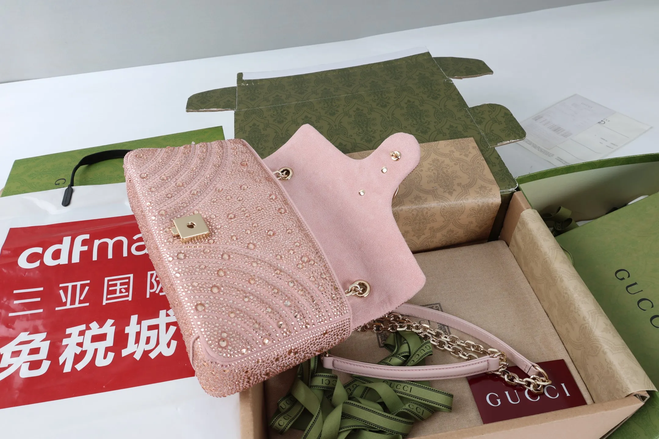 All categories Official website "Brand Women's Bags" Women's Bags 💙 GUCCI 2026 GUCCI new crossbody shoulder bag