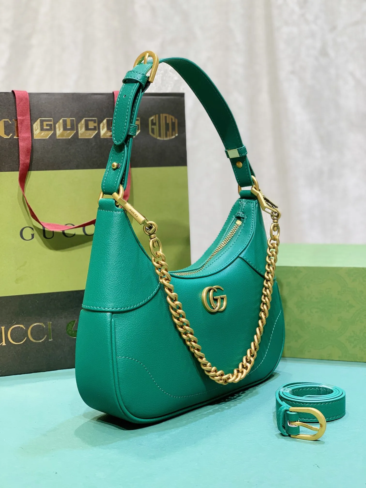 All categories Official website "Brand Women's Bags" Women's Bags 💙 GUCCI 2024 latest GUCCI crossbody bag