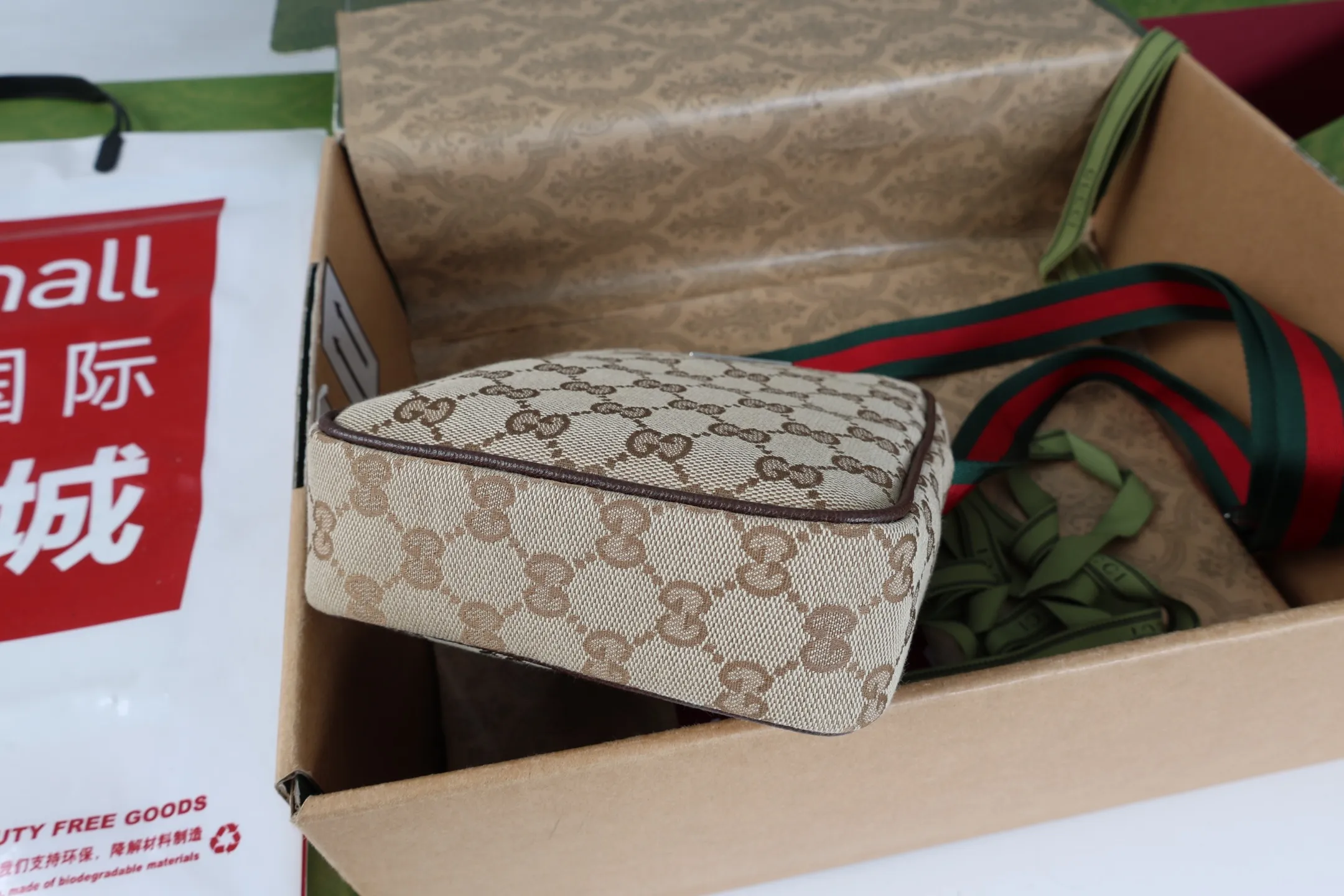All categories Official website "Brand Women's Bags" Women's Bags 💙 GUCCI 2026 GUCCI new crossbody shoulder bag