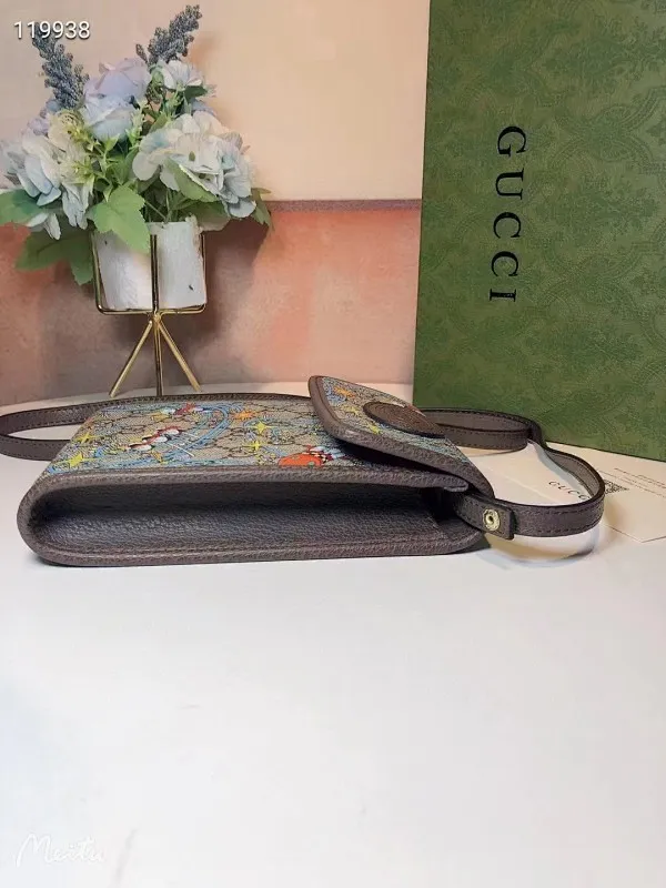 All categories Official website "Brand Women's Bags" Women's Bags 💙 GUCCI 2022 official new Gucci crossbody bag wholesale 5800900 Original order quality Size: 12-17 cm