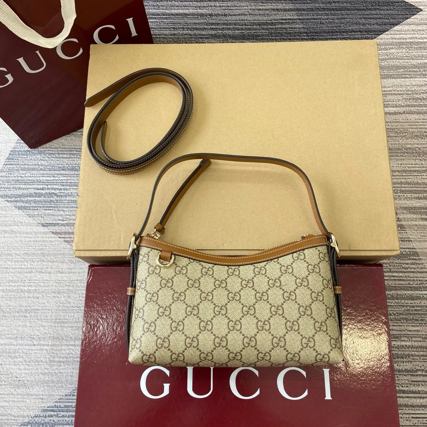 All Categories Official Website "Brand Women's Bags" Women's Bags 💙 GUCCI 2025 New GUCCI Crossbody Bag