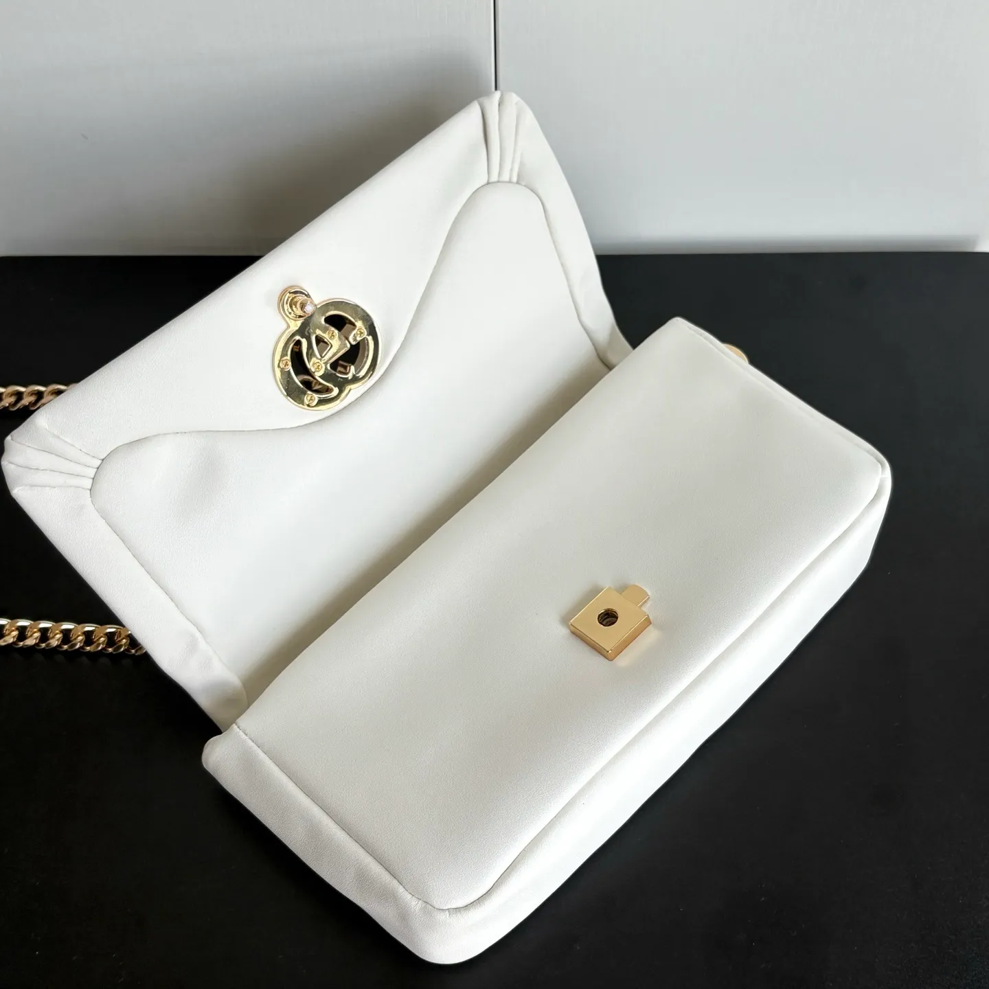 All Categories Official Website "Brand Women's Bags" Women's Bags 💙 GUCCI 2026 New GUCCI Crossbody Bag
