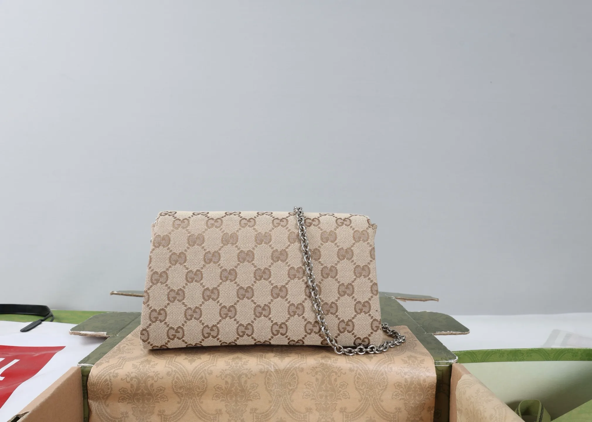 All categories Official website "Brand Women's Bags" Women's Bags 💙 GUCCI 2026 GUCCI new crossbody shoulder bag