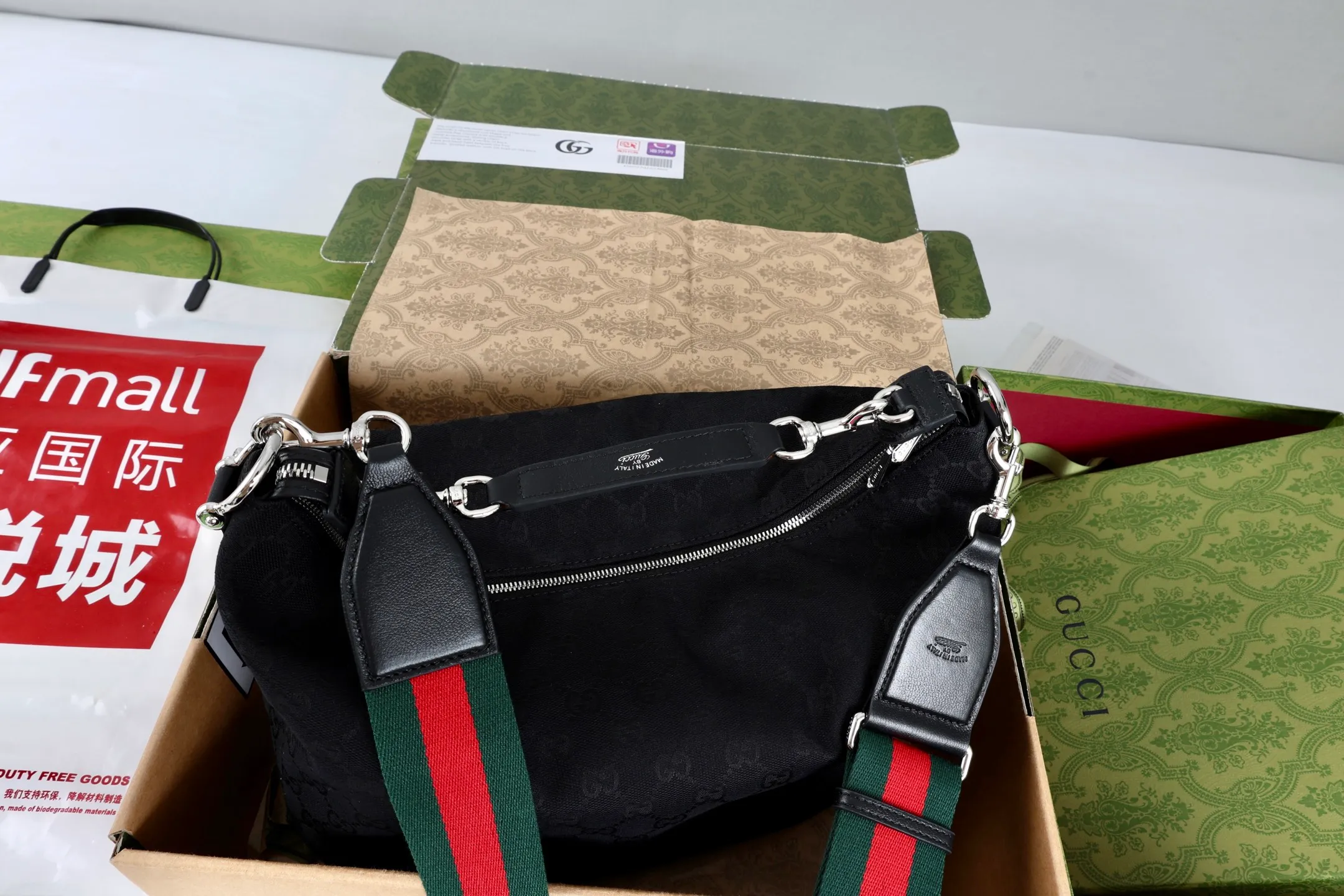 All categories Official website "Brand Women's Bags" Women's Bags 💙 GUCCI 2026 GUCCI new crossbody shoulder bag