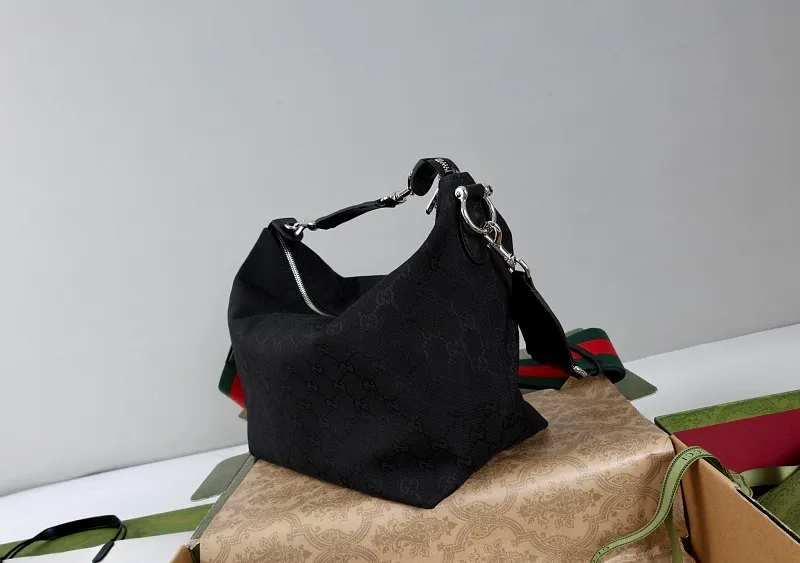 All categories Official website "Brand Women's Bags" Women's Bags 💙 GUCCI 2026 GUCCI new crossbody shoulder bag