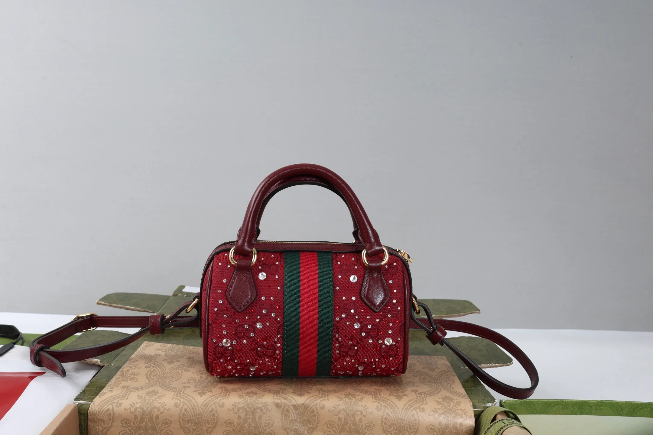 All categories Official website "Brand Women's Bags" Women's Bags 💙 GUCCI 2026 GUCCI new crossbody shoulder bag