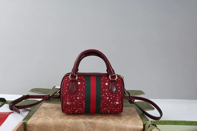 All categories Official website "Brand Women's Bags" Women's Bags 💙 GUCCI 2026 GUCCI new crossbody shoulder bag