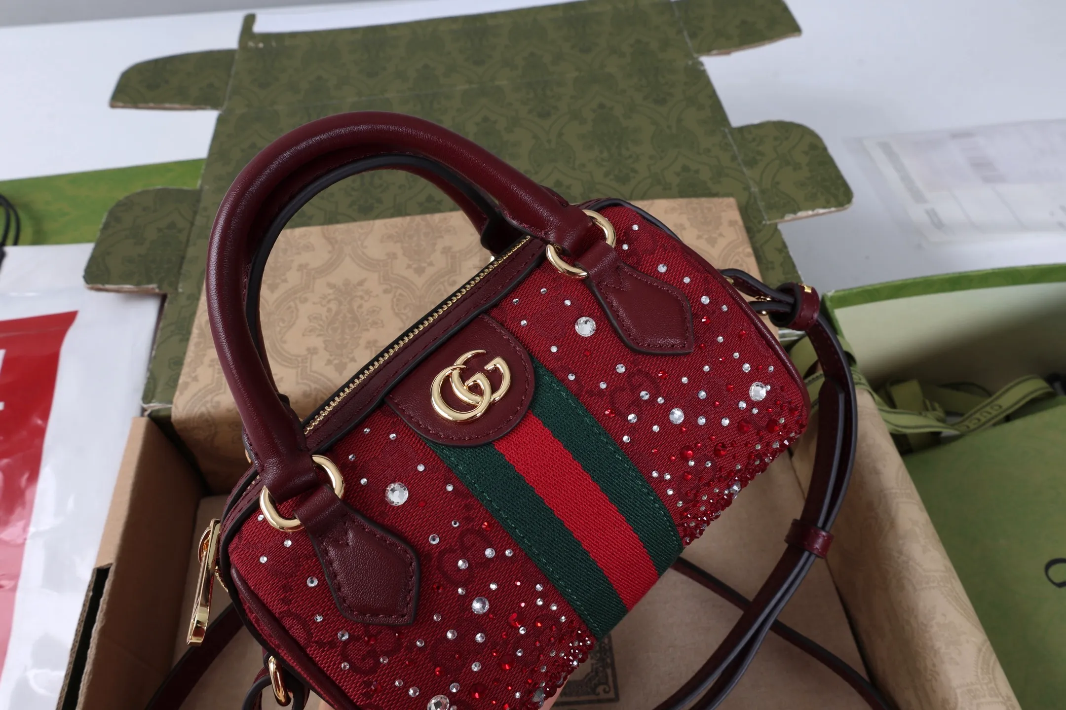 All categories Official website "Brand Women's Bags" Women's Bags 💙 GUCCI 2026 GUCCI new crossbody shoulder bag