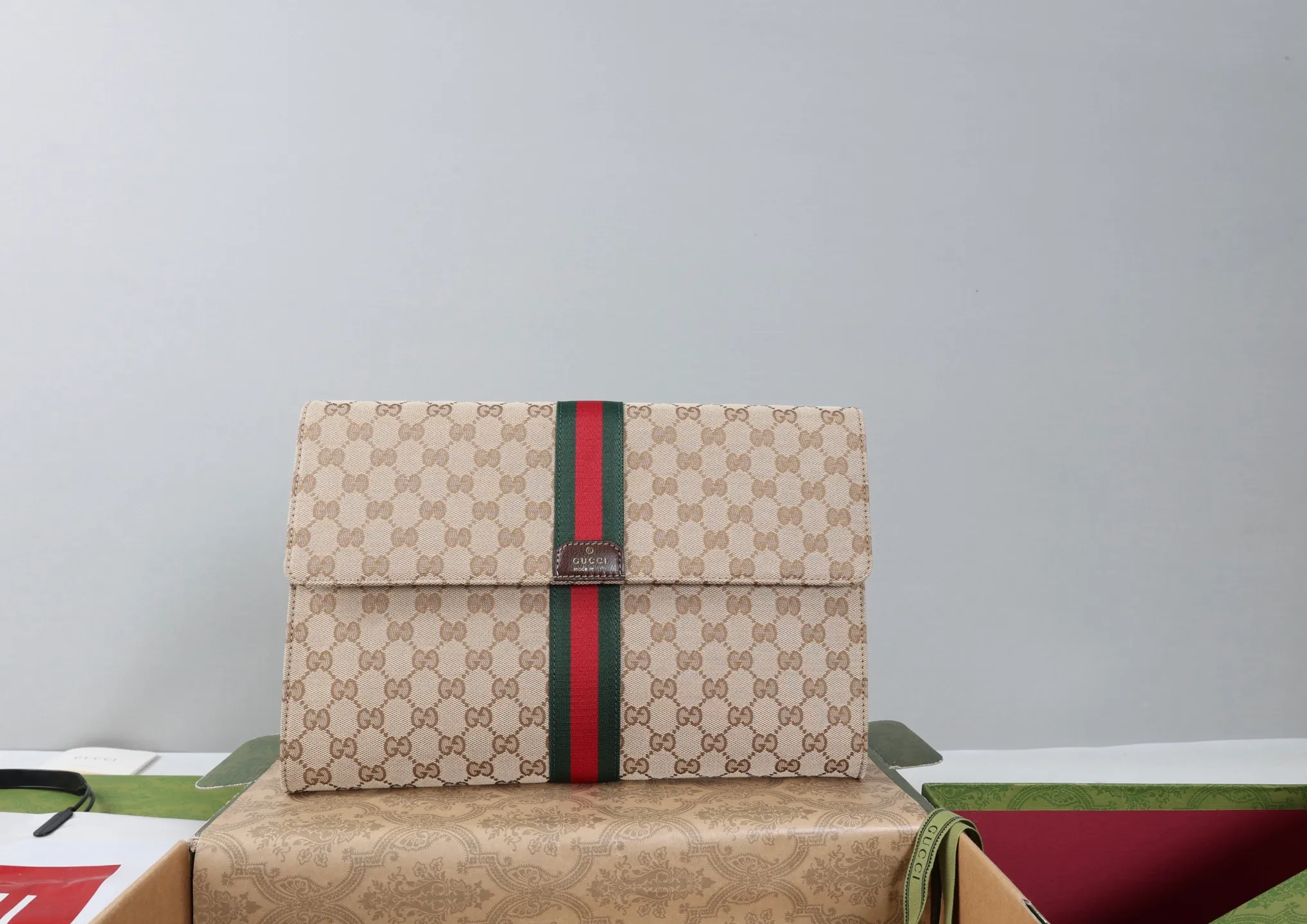 All categories Official website "Brand Women's Bags" Women's Bags 💙 GUCCI 2026 GUCCI new crossbody shoulder bag
