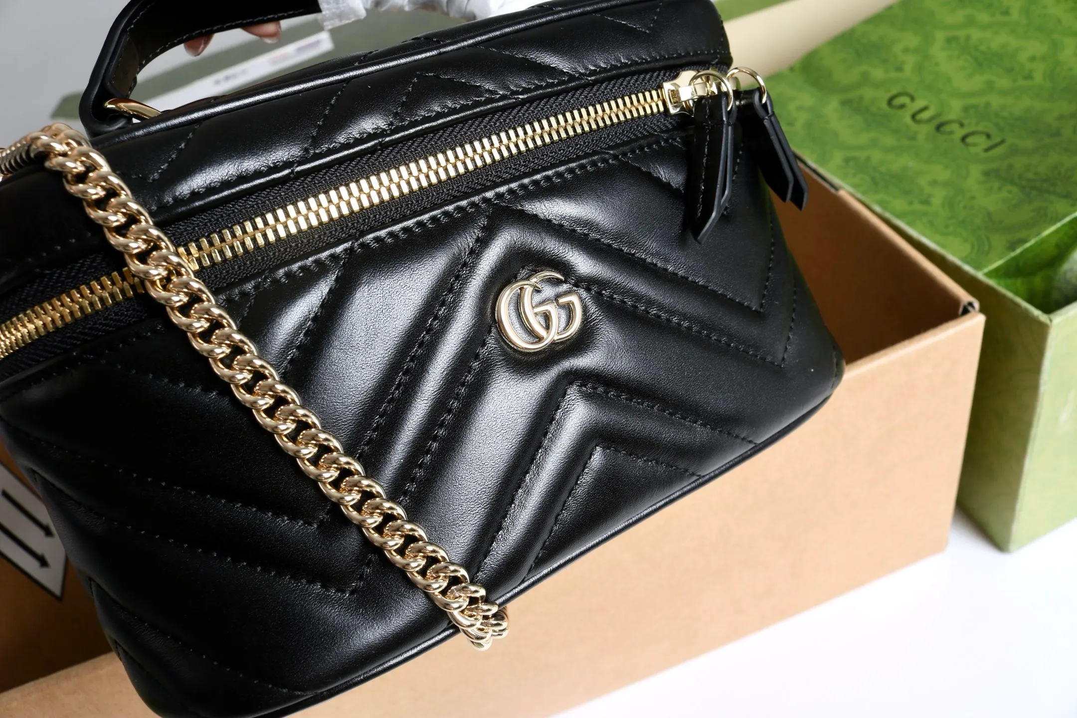All categories Official website "Brand Women's Bags" Women's Bags 💙 GUCCI 2026 GUCCI new crossbody shoulder bag