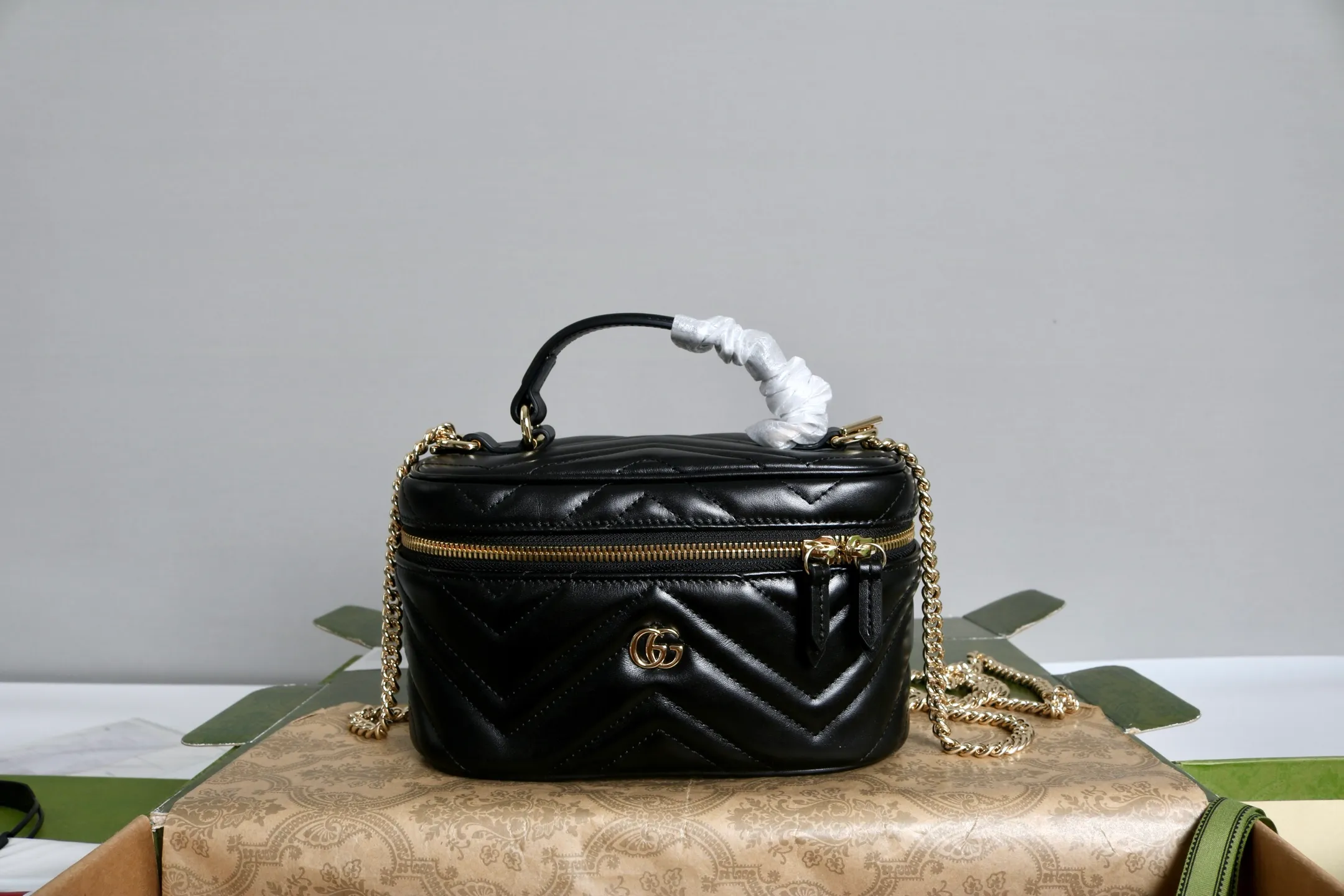 All categories Official website "Brand Women's Bags" Women's Bags 💙 GUCCI 2026 GUCCI new crossbody shoulder bag