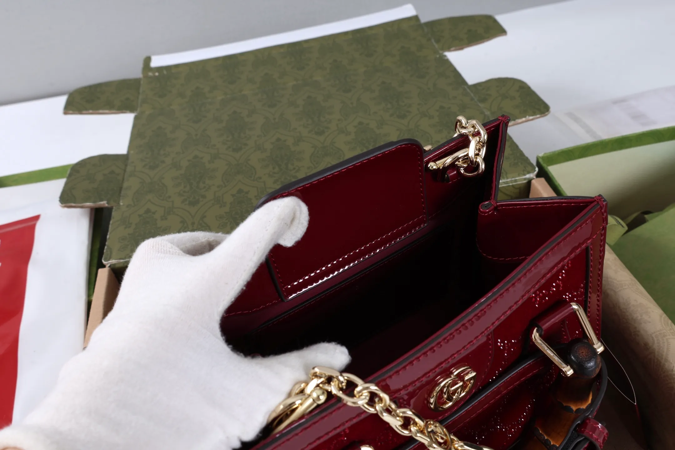 All categories Official website "Brand Women's Bags" Women's Bags 💙 GUCCI 2026 GUCCI new crossbody shoulder bag