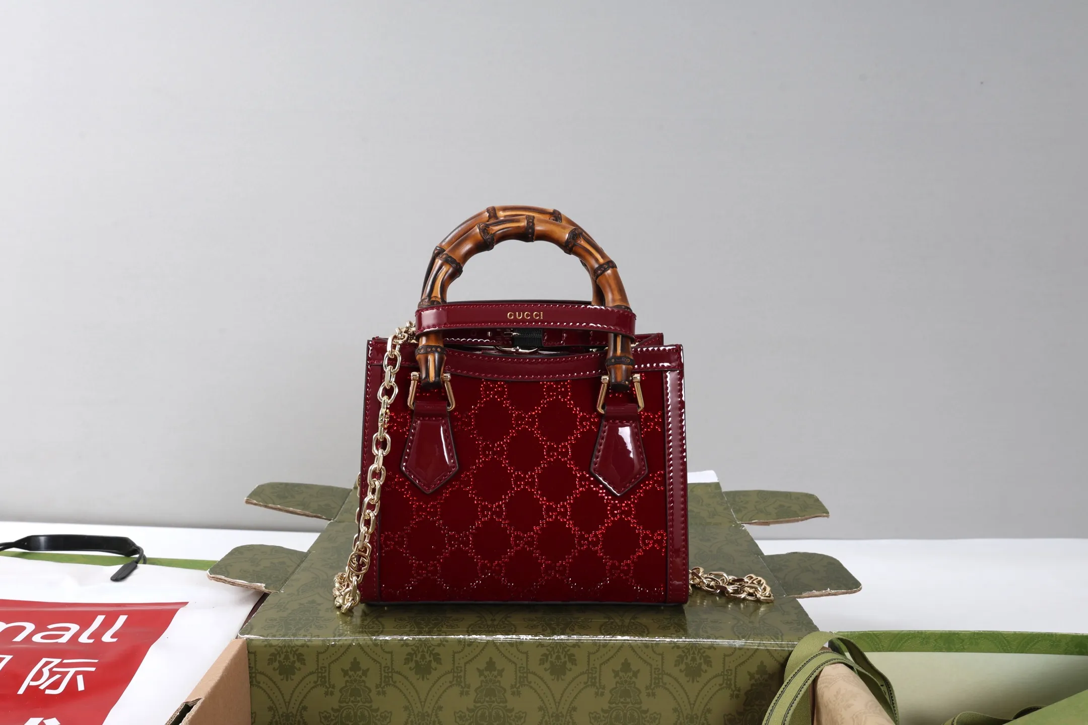All categories Official website "Brand Women's Bags" Women's Bags 💙 GUCCI 2026 GUCCI new crossbody shoulder bag