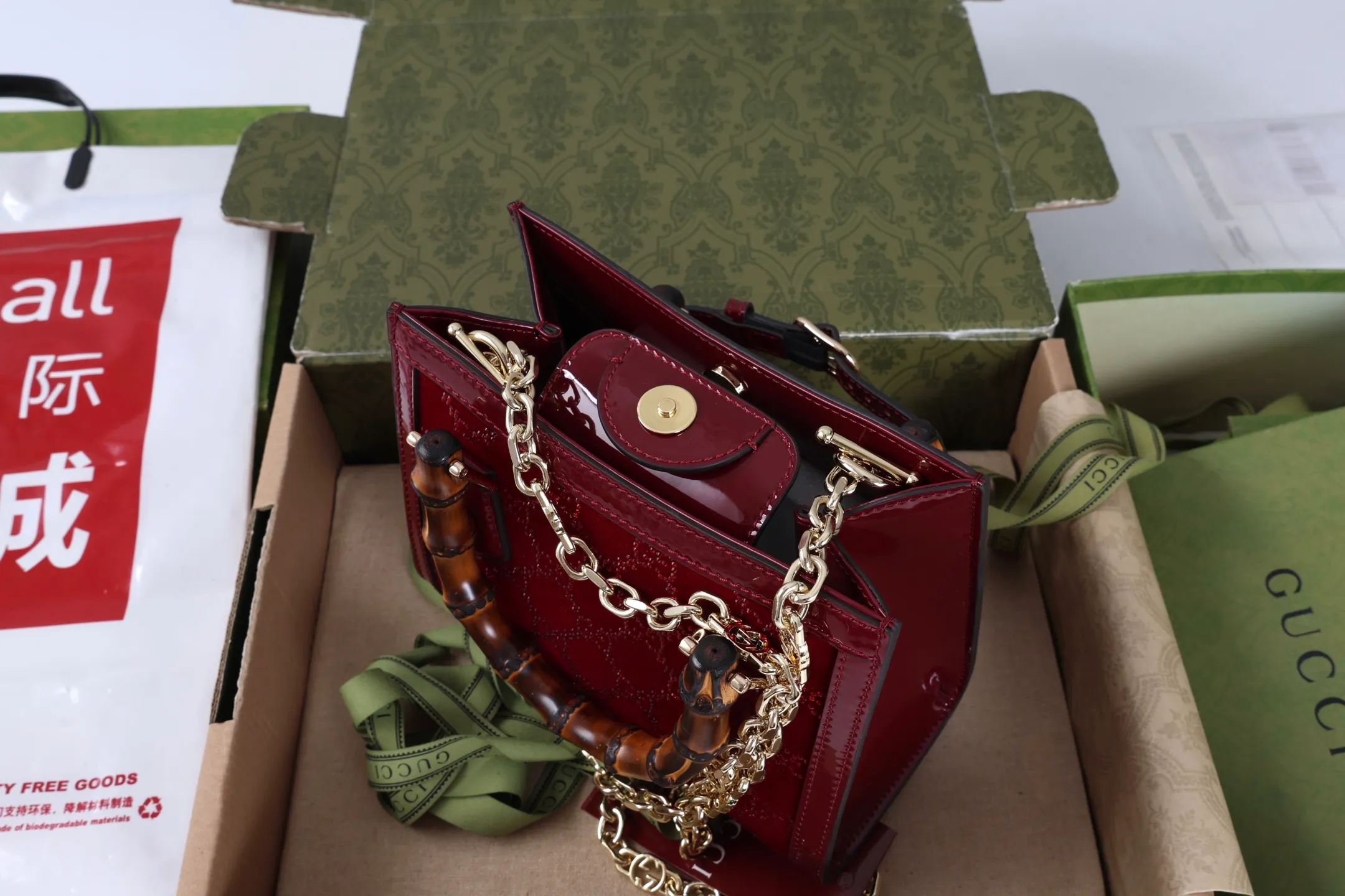 All categories Official website "Brand Women's Bags" Women's Bags 💙 GUCCI 2026 GUCCI new crossbody shoulder bag