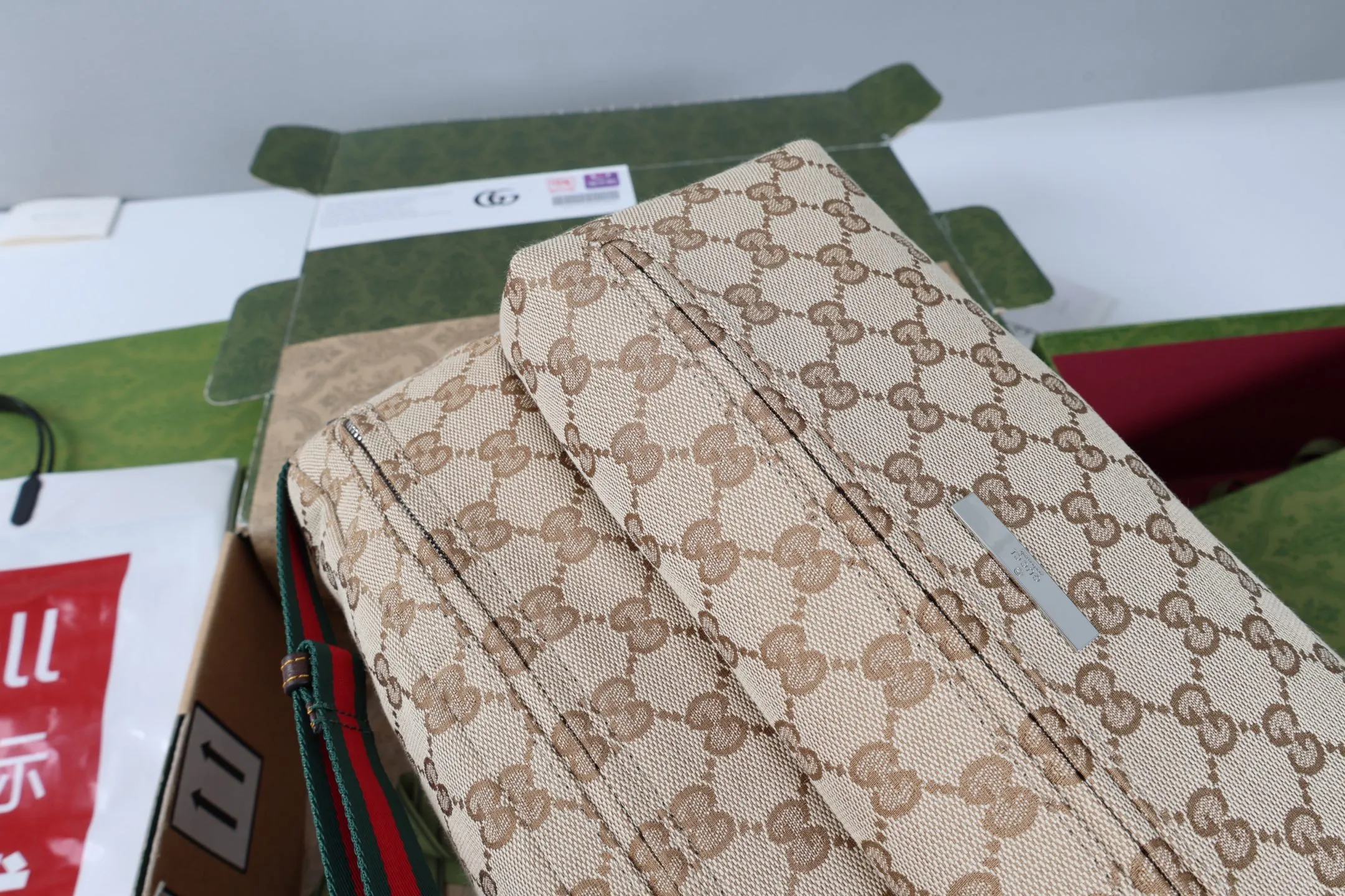 All categories Official website "Brand Women's Bags" Women's Bags 💙 GUCCI 2026 GUCCI new crossbody shoulder bag