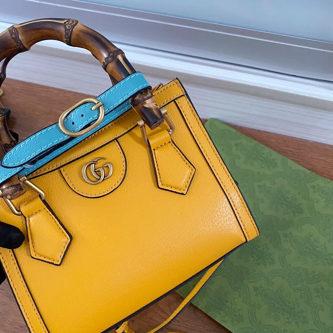 All categories Official website "Brand Women's Bags" Women's Bags 💙 GUCCI 2022 Official New Gucci Mini Tote Bag Wholesale 58002000 High Quality Specifications: 20-16-10CM