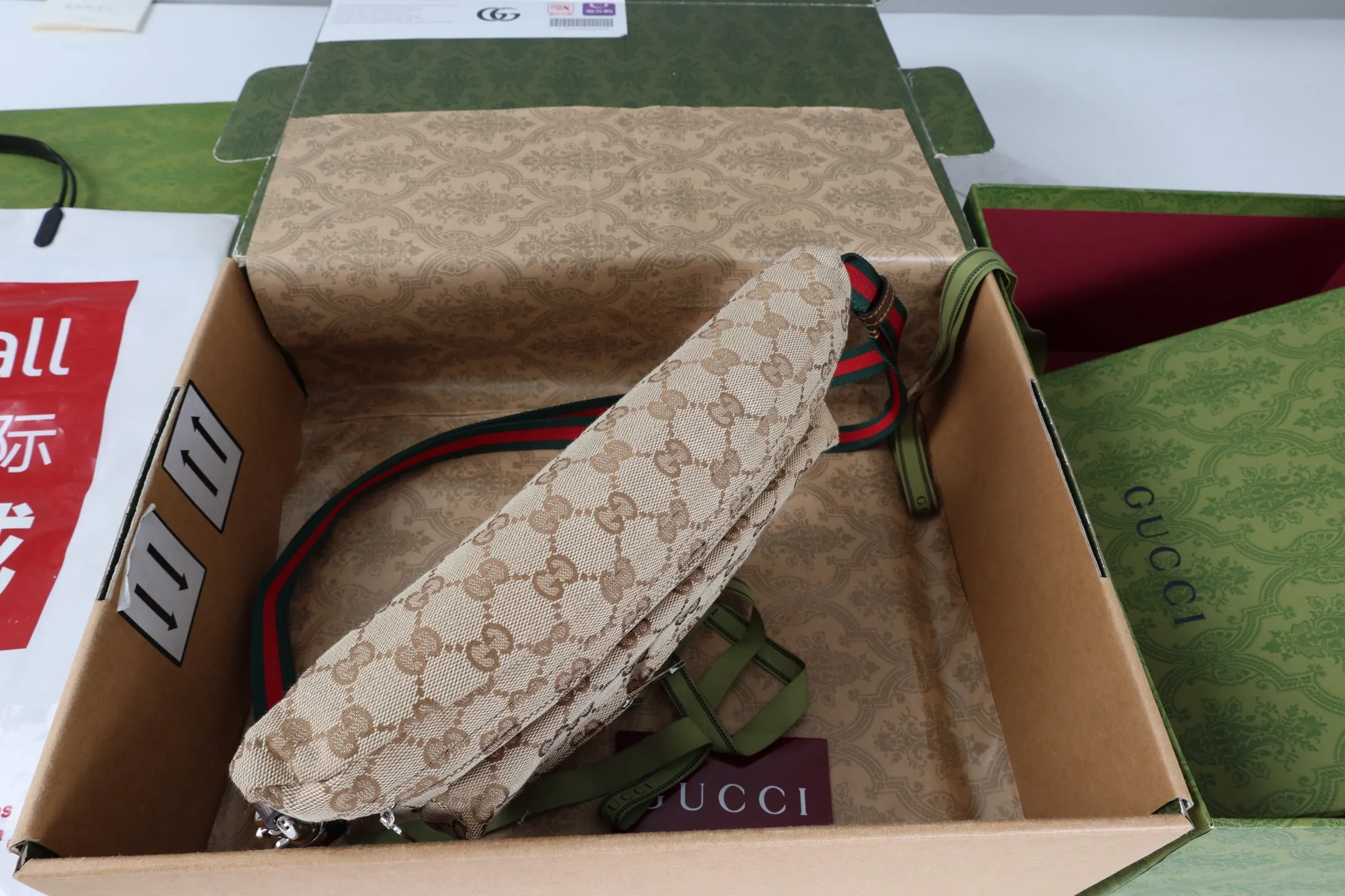 All categories Official website "Brand Women's Bags" Women's Bags 💙 GUCCI 2026 GUCCI new crossbody shoulder bag