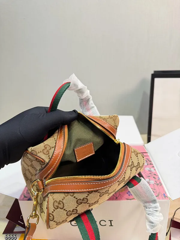 All Categories Official Website "Brand Women's Bags" Women's Bags 💙 GUCCI 2026 New GUCCI Crossbody Bag