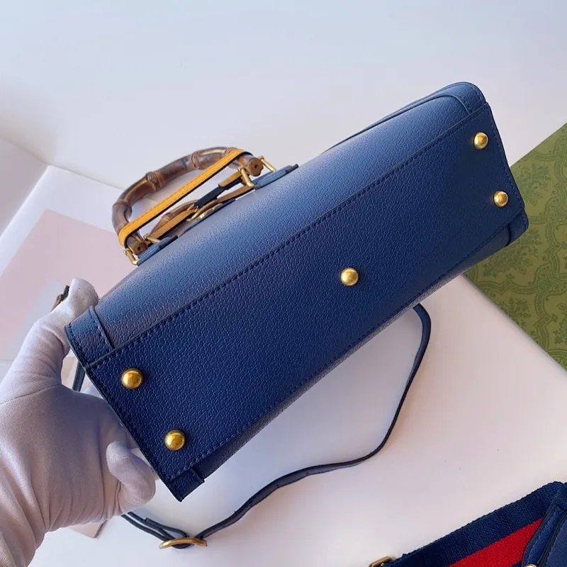 All Categories Official Website "Brand Women's Bags" Women's Bags 💙 GUCCI 2022 Official New Gucci Tote Bag Wholesale 58002200 High Quality Specifications: 27-24-11CM