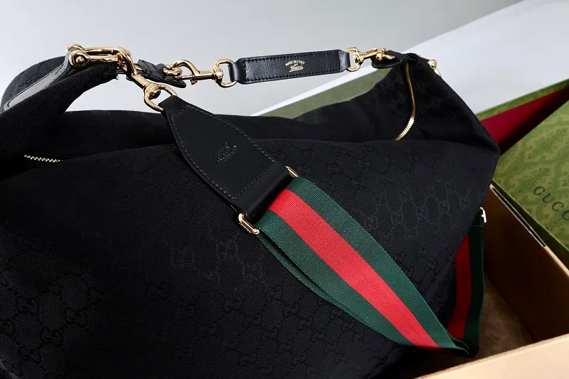 All categories Official website "Brand Women's Bags" Women's Bags 💙 GUCCI 2026 GUCCI new crossbody shoulder bag