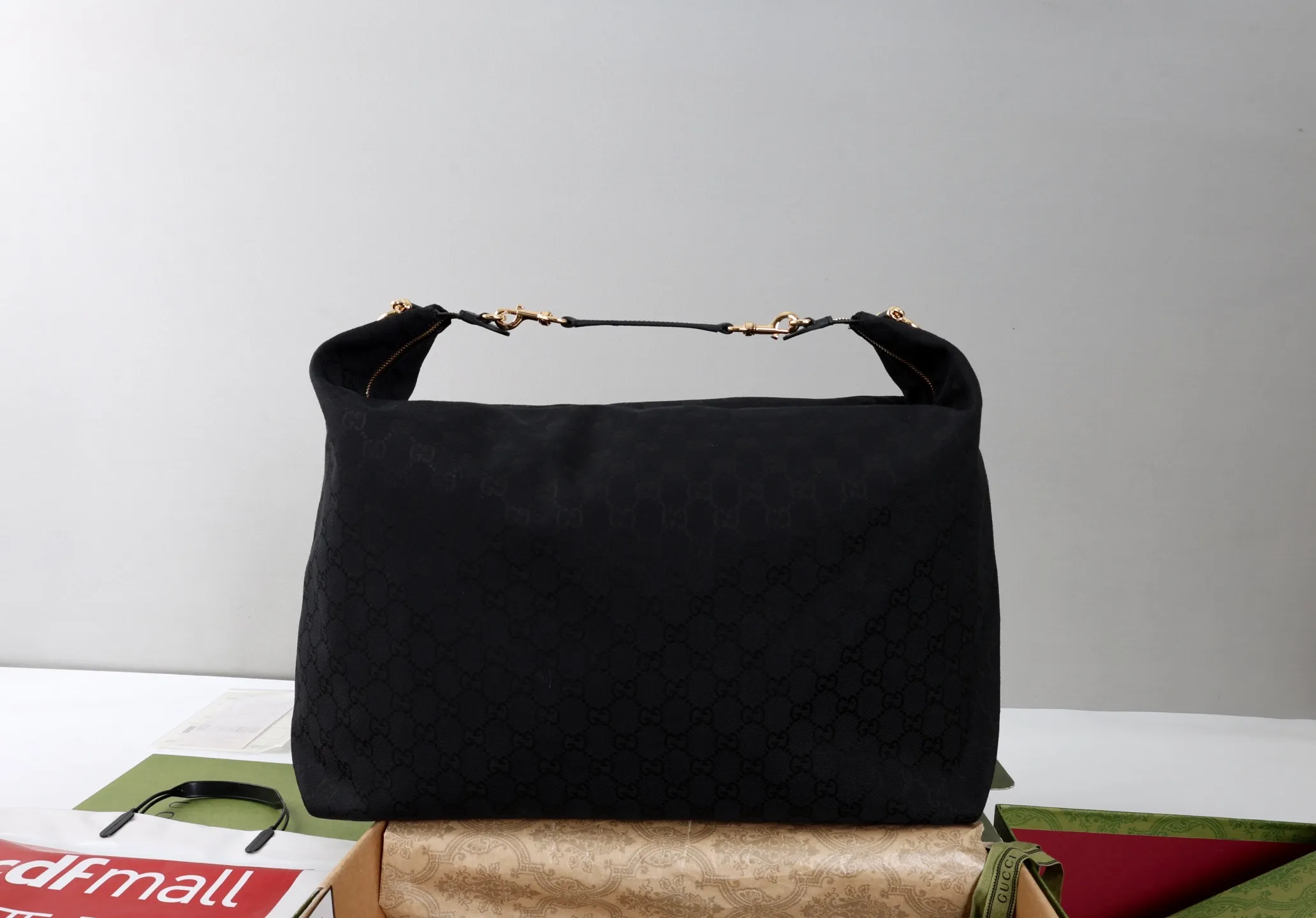 All categories Official website "Brand Women's Bags" Women's Bags 💙 GUCCI 2026 GUCCI new crossbody shoulder bag