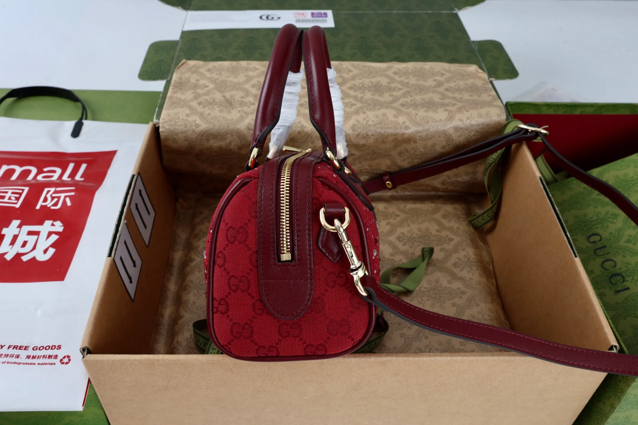 All categories Official website "Brand Women's Bags" Women's Bags 💙 GUCCI 2026 GUCCI new crossbody shoulder bag