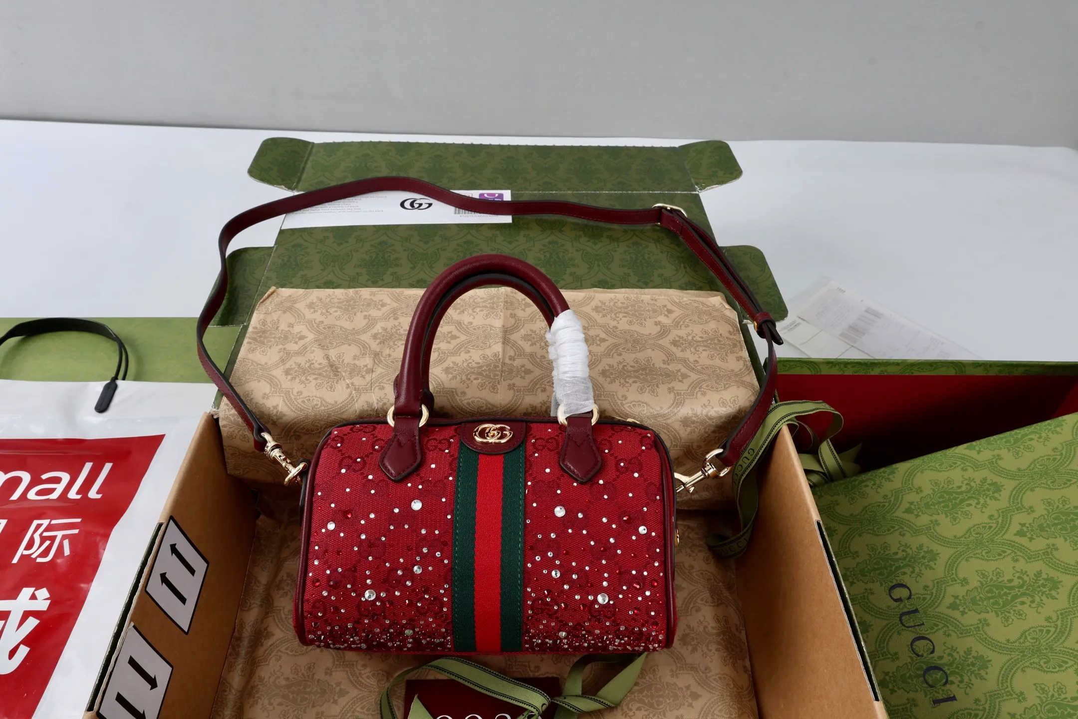 All categories Official website "Brand Women's Bags" Women's Bags 💙 GUCCI 2026 GUCCI new crossbody shoulder bag