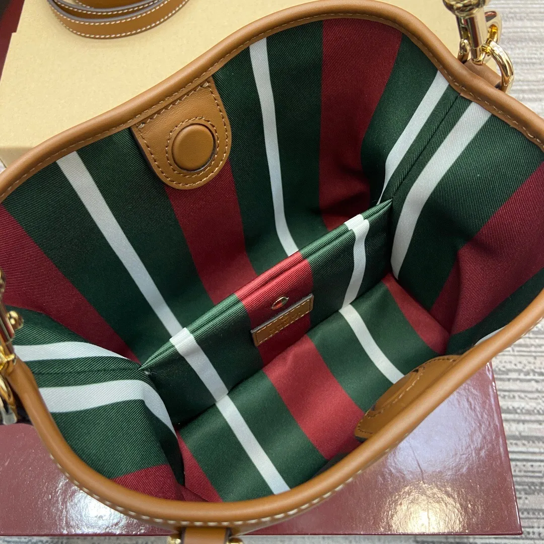 All Categories Official Website "Brand Women's Bags" Women's Bags 💙 GUCCI 2025 New GUCCI Crossbody Bag