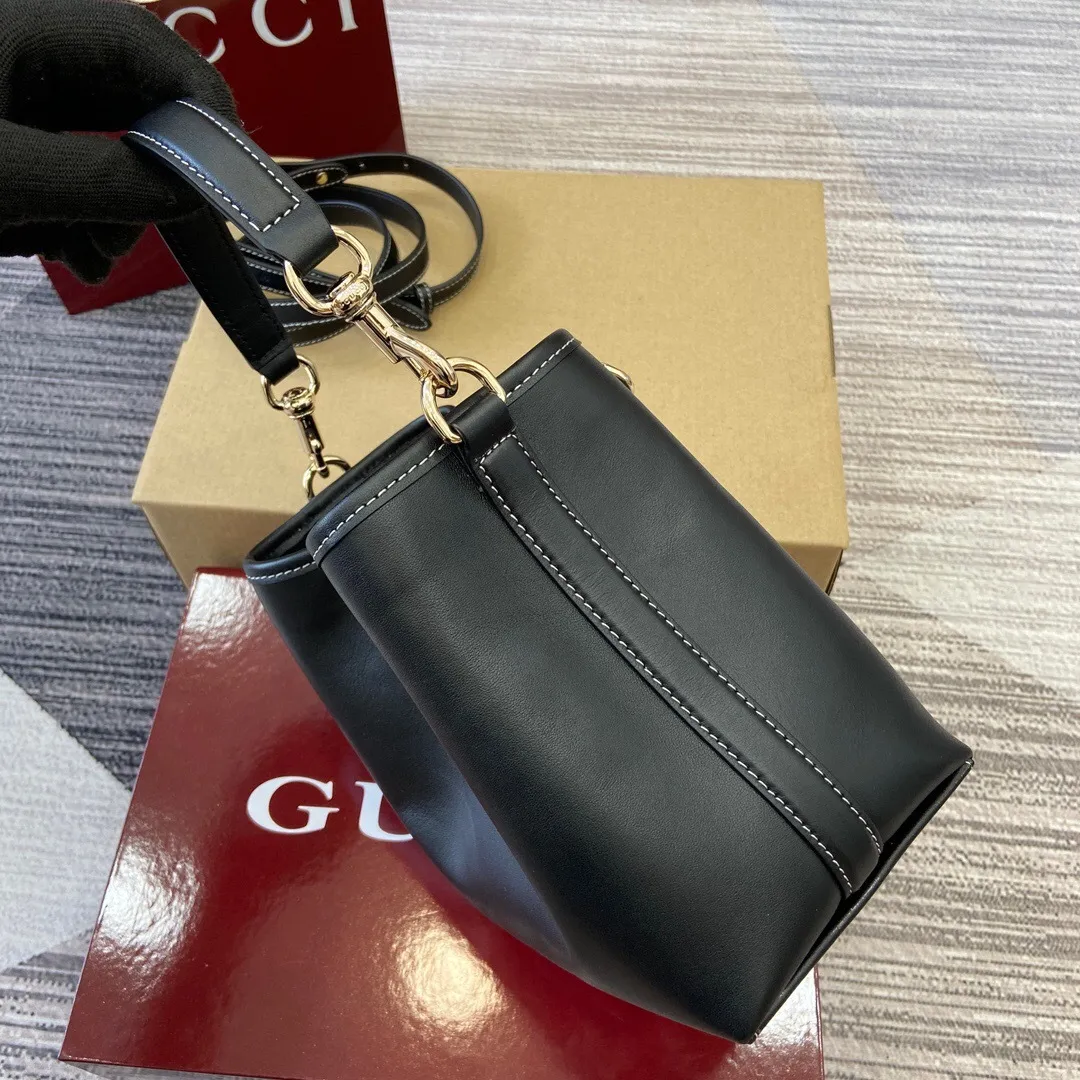 All Categories Official Website "Brand Women's Bags" Women's Bags 💙 GUCCI 2025 New GUCCI Crossbody Bag