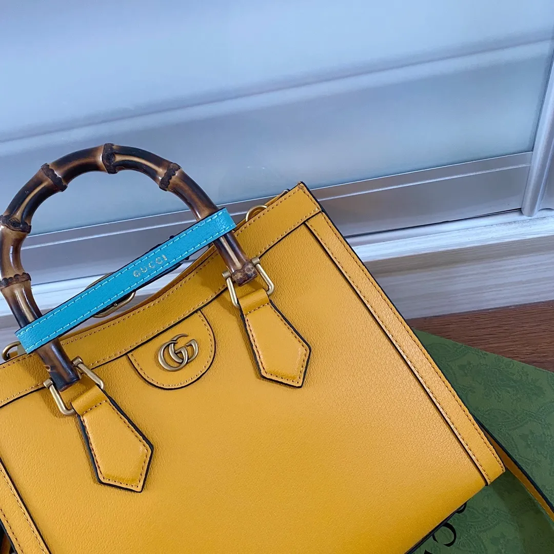All categories Official website "Brand Women's Bags" Women's Bags 💙 GUCCI 2022 Official New Gucci Mini Tote Bag Wholesale 58002000 High Quality Specifications: 27-24-11CM