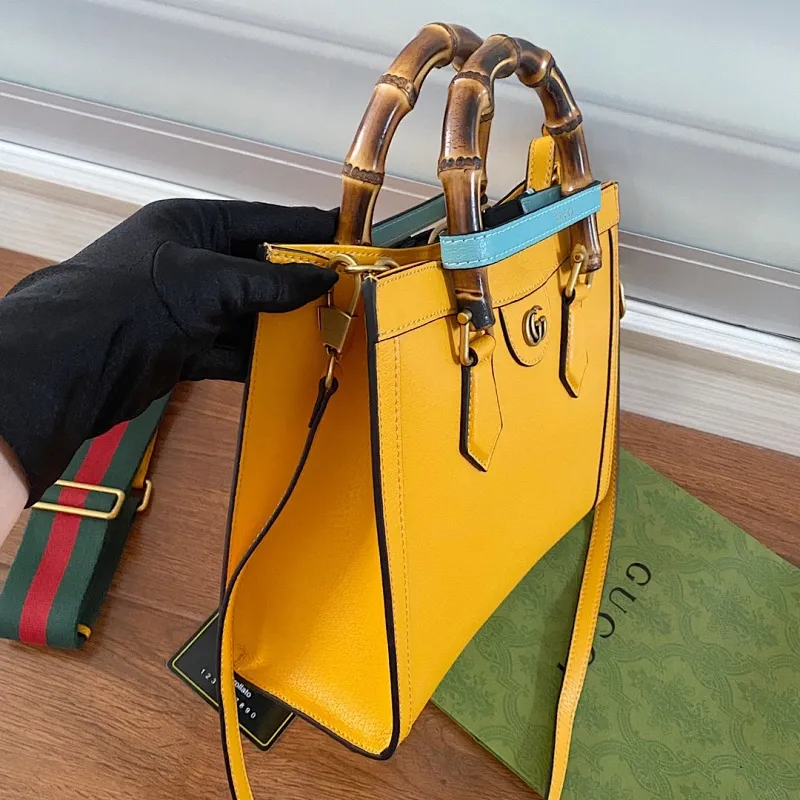 All categories Official website "Brand Women's Bags" Women's Bags 💙 GUCCI 2022 Official New Gucci Mini Tote Bag Wholesale 58002000 High Quality Specifications: 27-24-11CM