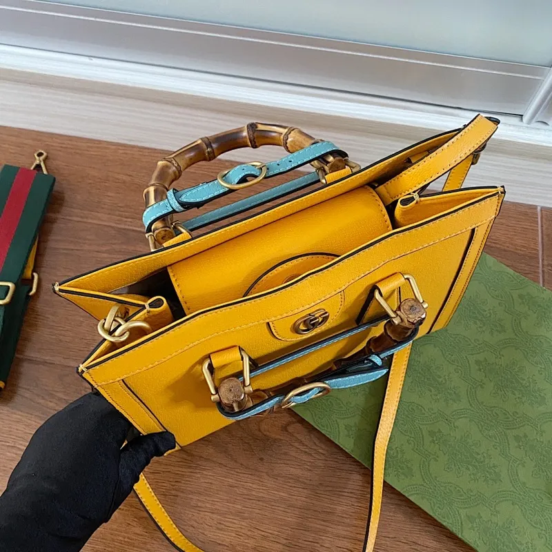 All categories Official website "Brand Women's Bags" Women's Bags 💙 GUCCI 2022 Official New Gucci Mini Tote Bag Wholesale 58002000 High Quality Specifications: 27-24-11CM