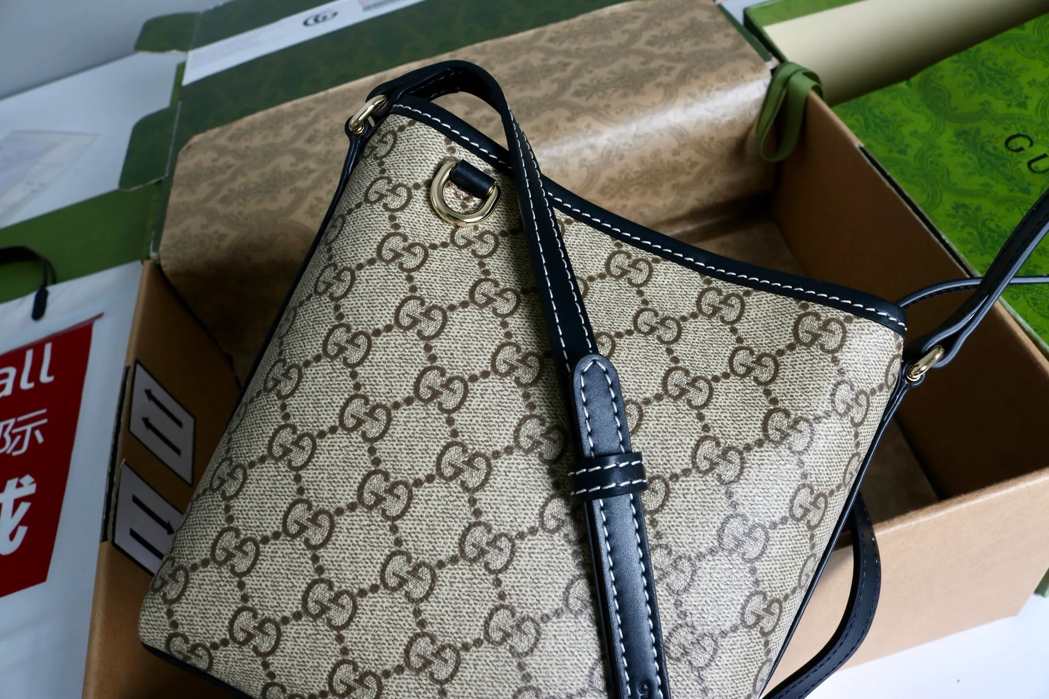 All categories Official website "Brand Women's Bags" Women's Bags 💙 GUCCI 2026 GUCCI new crossbody shoulder bag