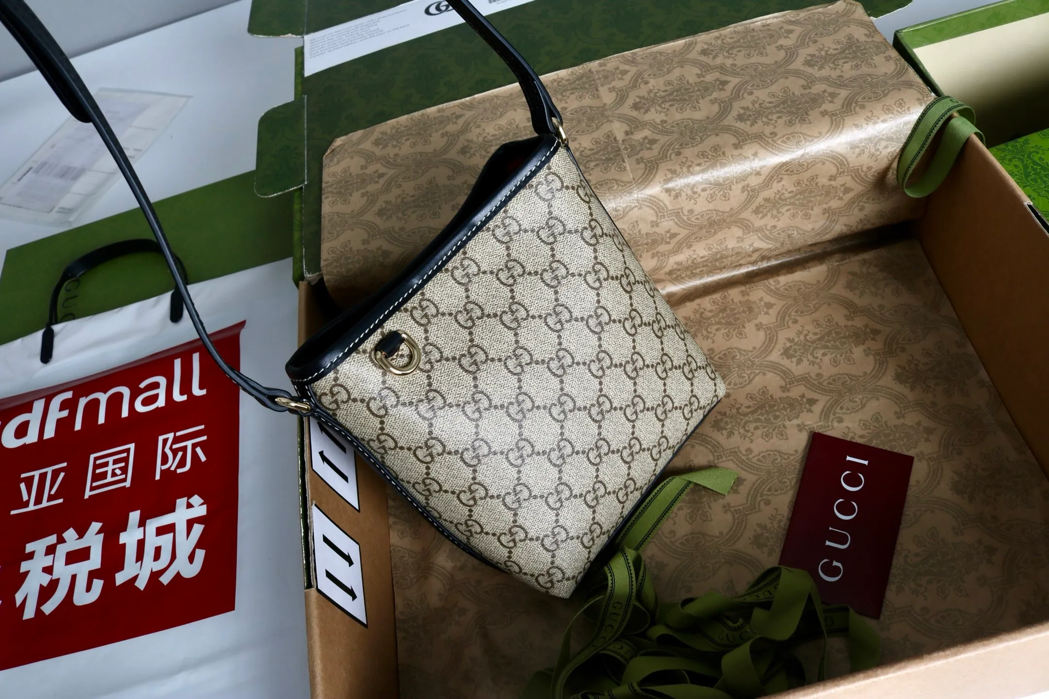 All categories Official website "Brand Women's Bags" Women's Bags 💙 GUCCI 2026 GUCCI new crossbody shoulder bag