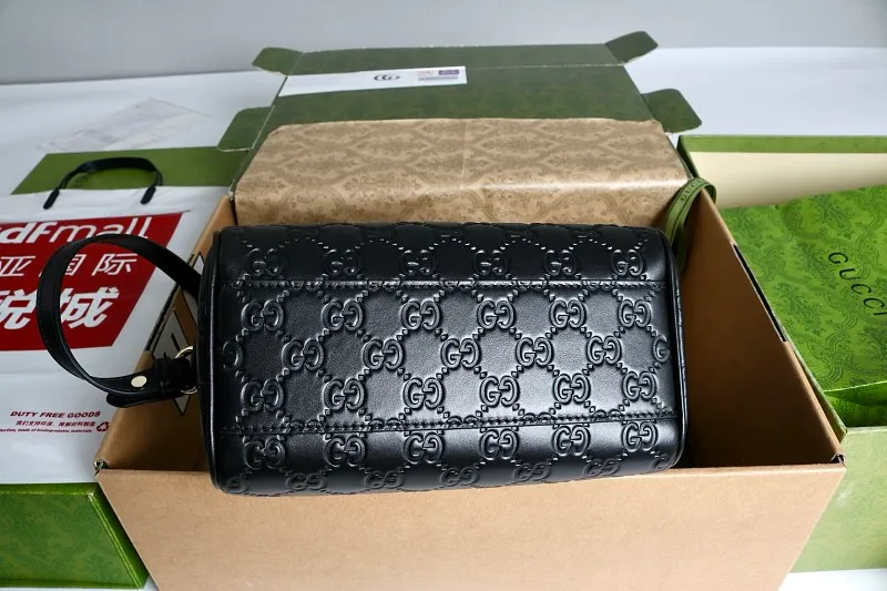 All categories Official website "Brand Women's Bags" Women's Bags 💙 GUCCI 2026 GUCCI new crossbody shoulder bag